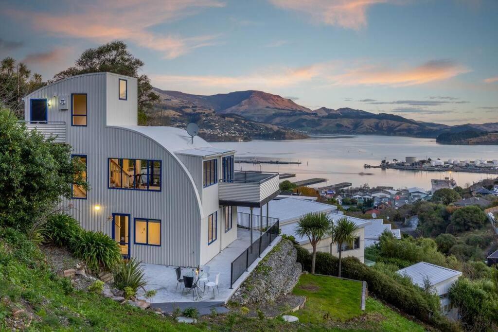 Вілла The Lighthouse- Ocean View Tranquil Retreat! Lyttelton